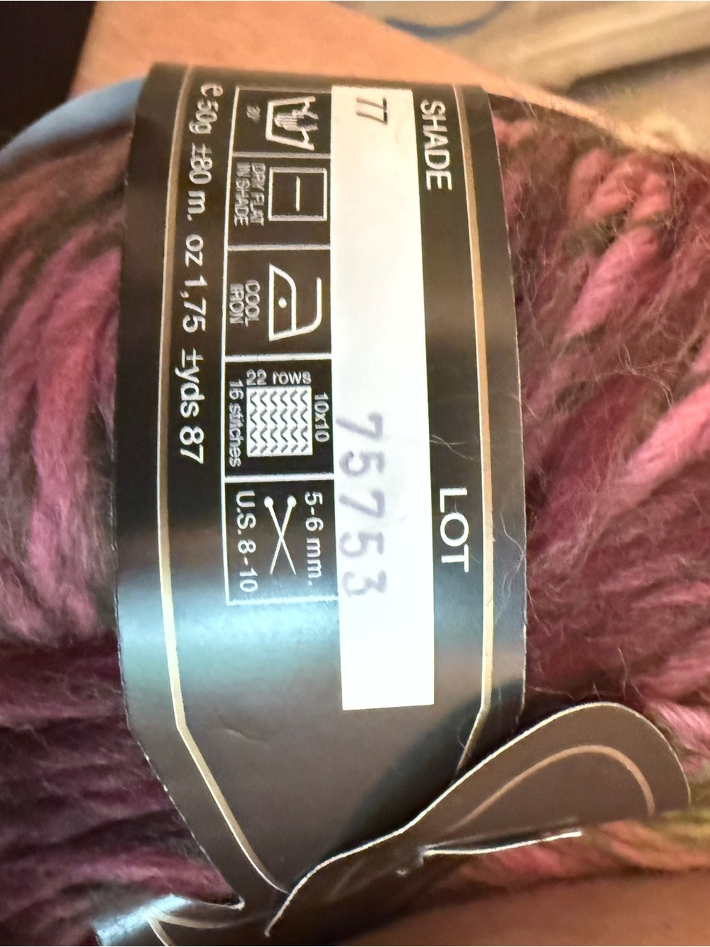 Multicolor Wool Yarn - Green and Burgundy/pink - Picture 5 of 5